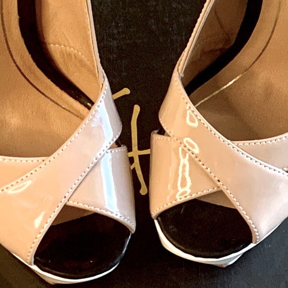 Nude Colin Stuart Heels Size 8 - Picture 4 of 8